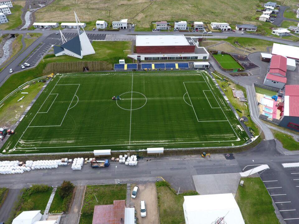 Nýja gervigrasið í Ólafsvík