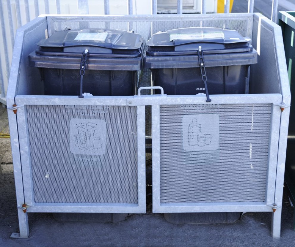 Festingar á ruslatunnur komnar á Gámaþjónustuna