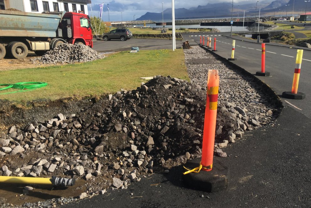 Gangstéttir steyptar í Ólafsvík
