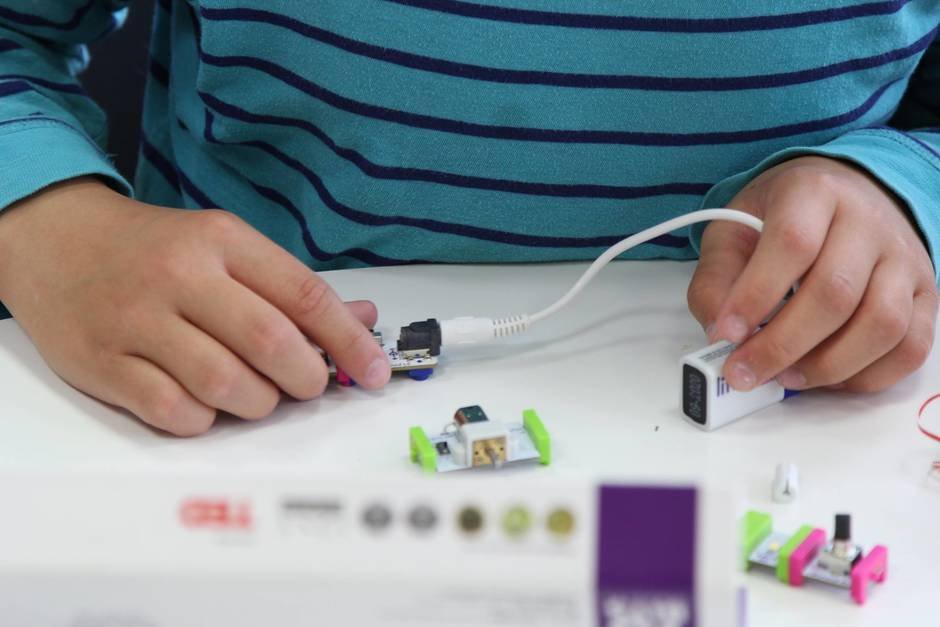 Róbotar, rafrásir og forritun í Snæfellsbæ