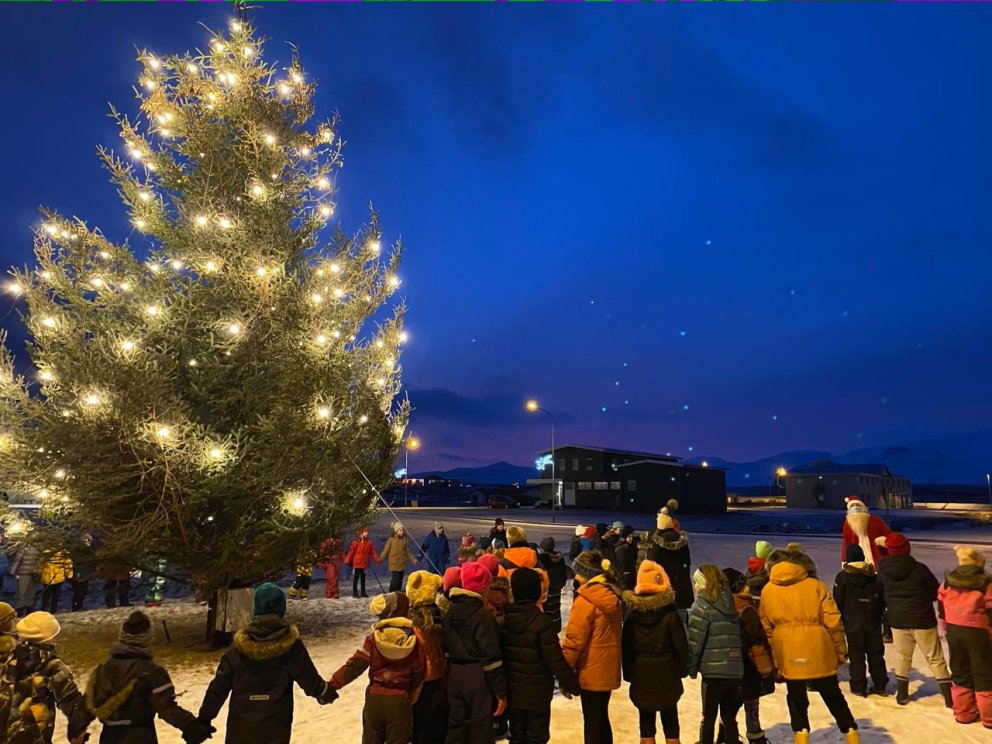 Jólaljós tendruð fyrsta sunnudag í aðventu, 27. nóvember