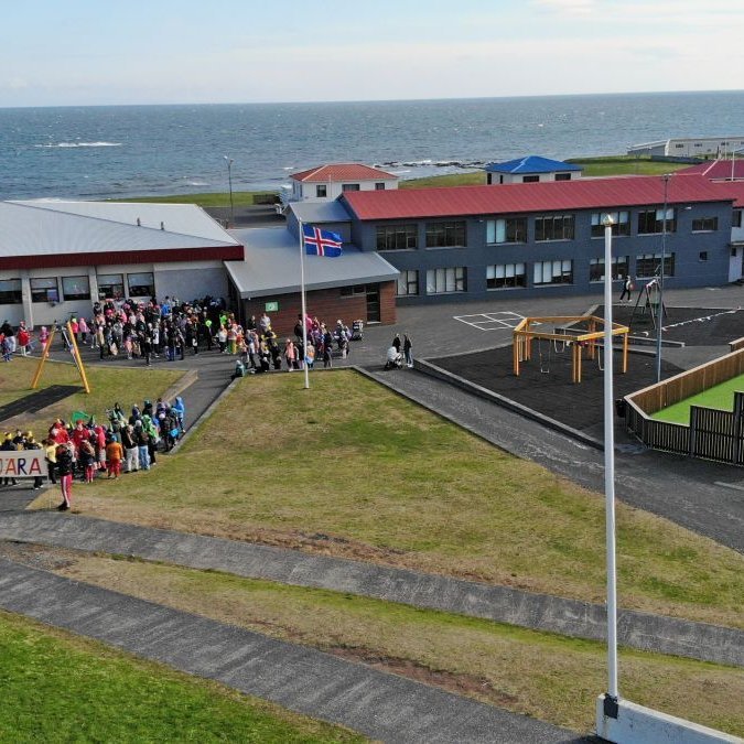 Skrúðganga í tilefni af 20 ára afmæli Grunnskóla Snæfellsbæjar.