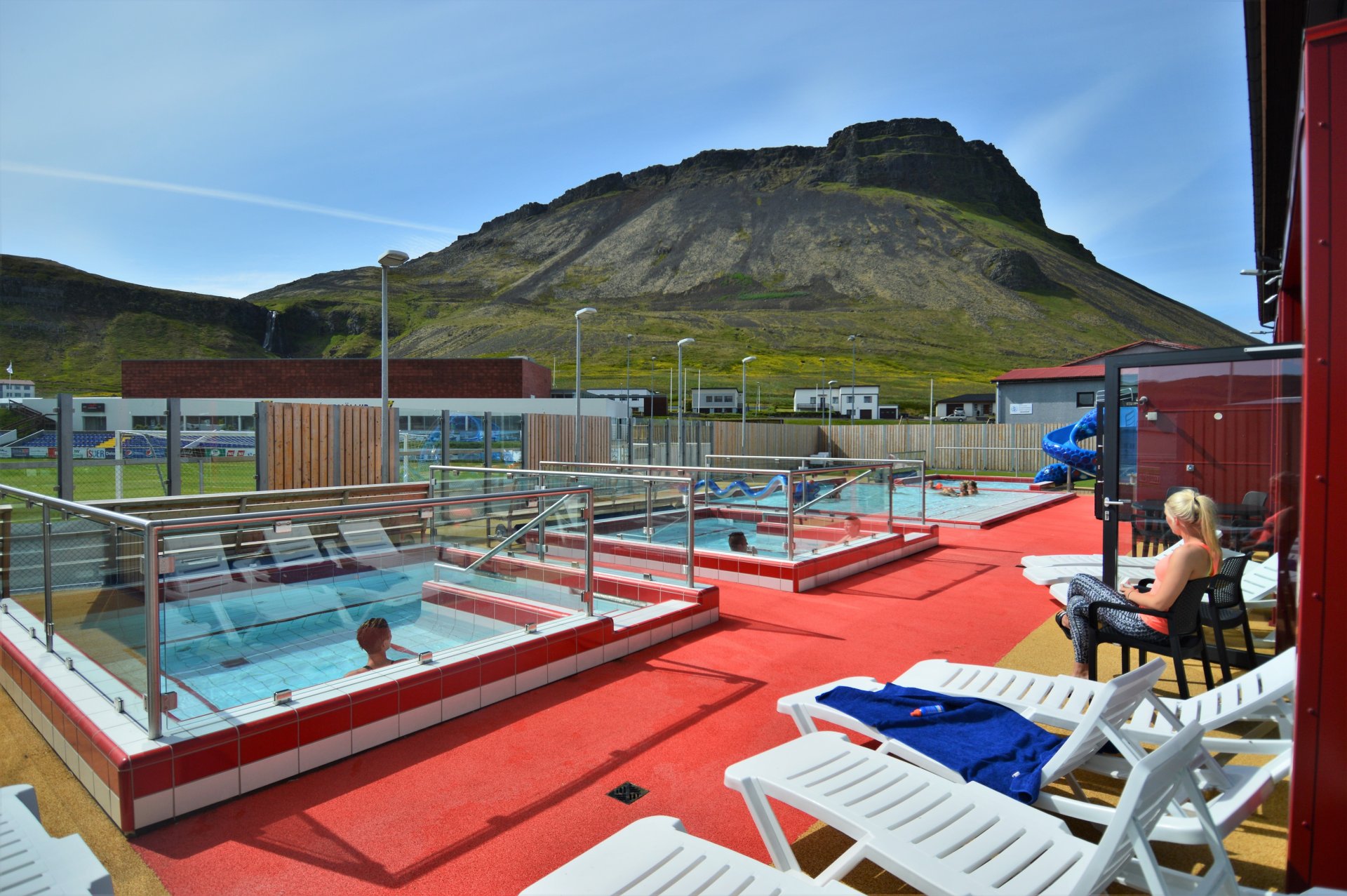 Laus staða kvenkyns sundlaugarvarðar við Sundlaug Snæfellsbæjar