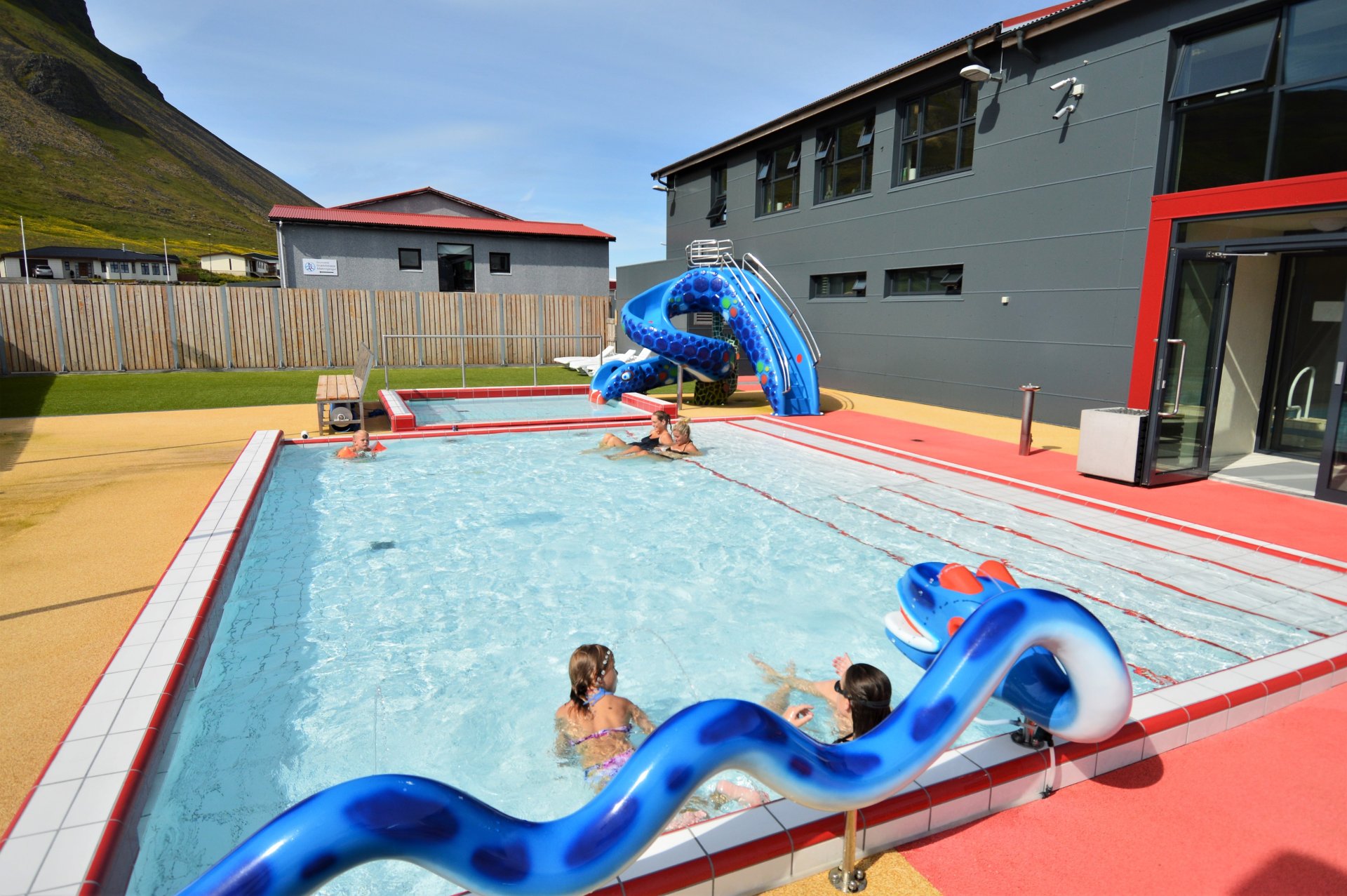 Opnunartími sundlaugar um páskana